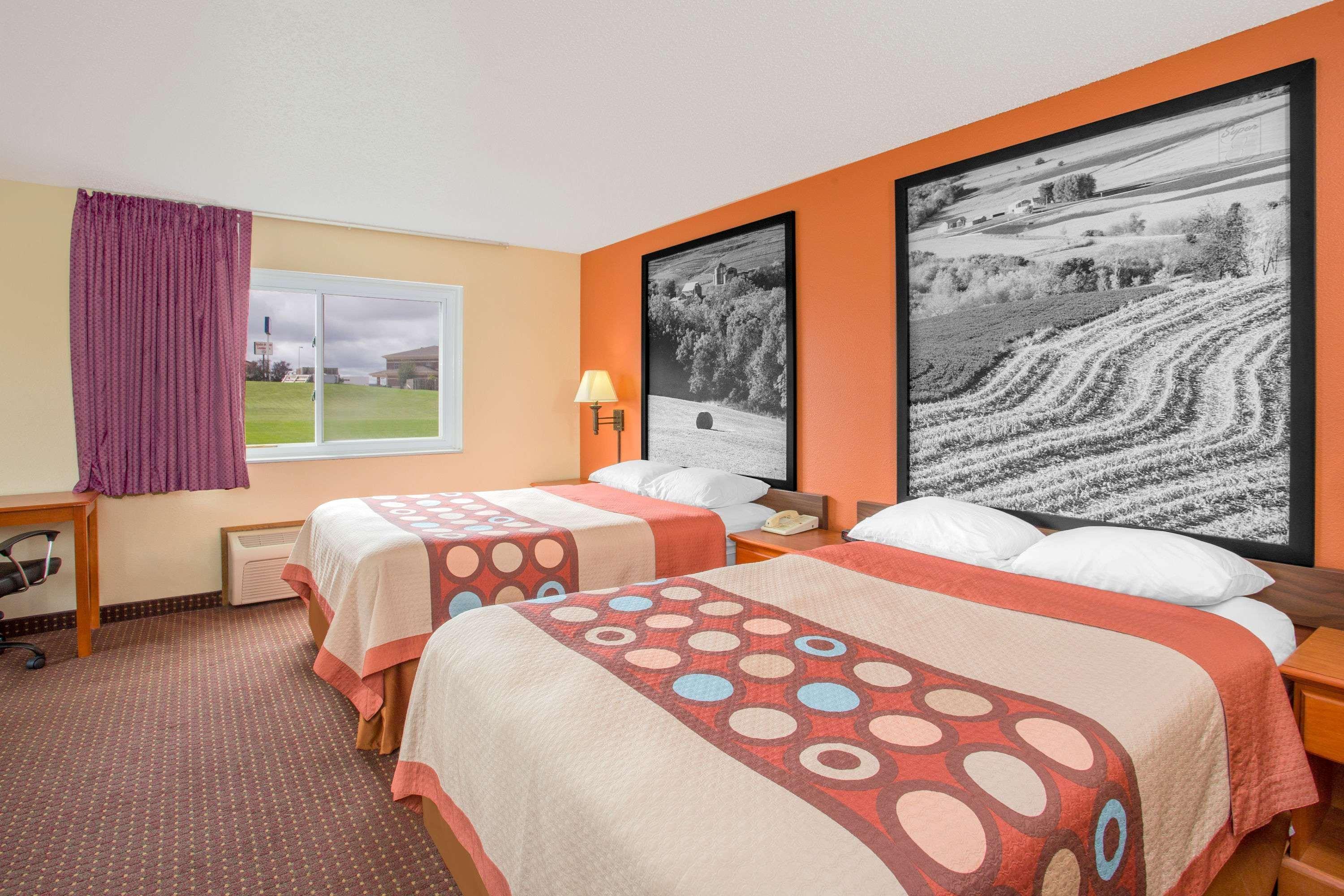 Super 8 By Wyndham Waverly Buitenkant foto