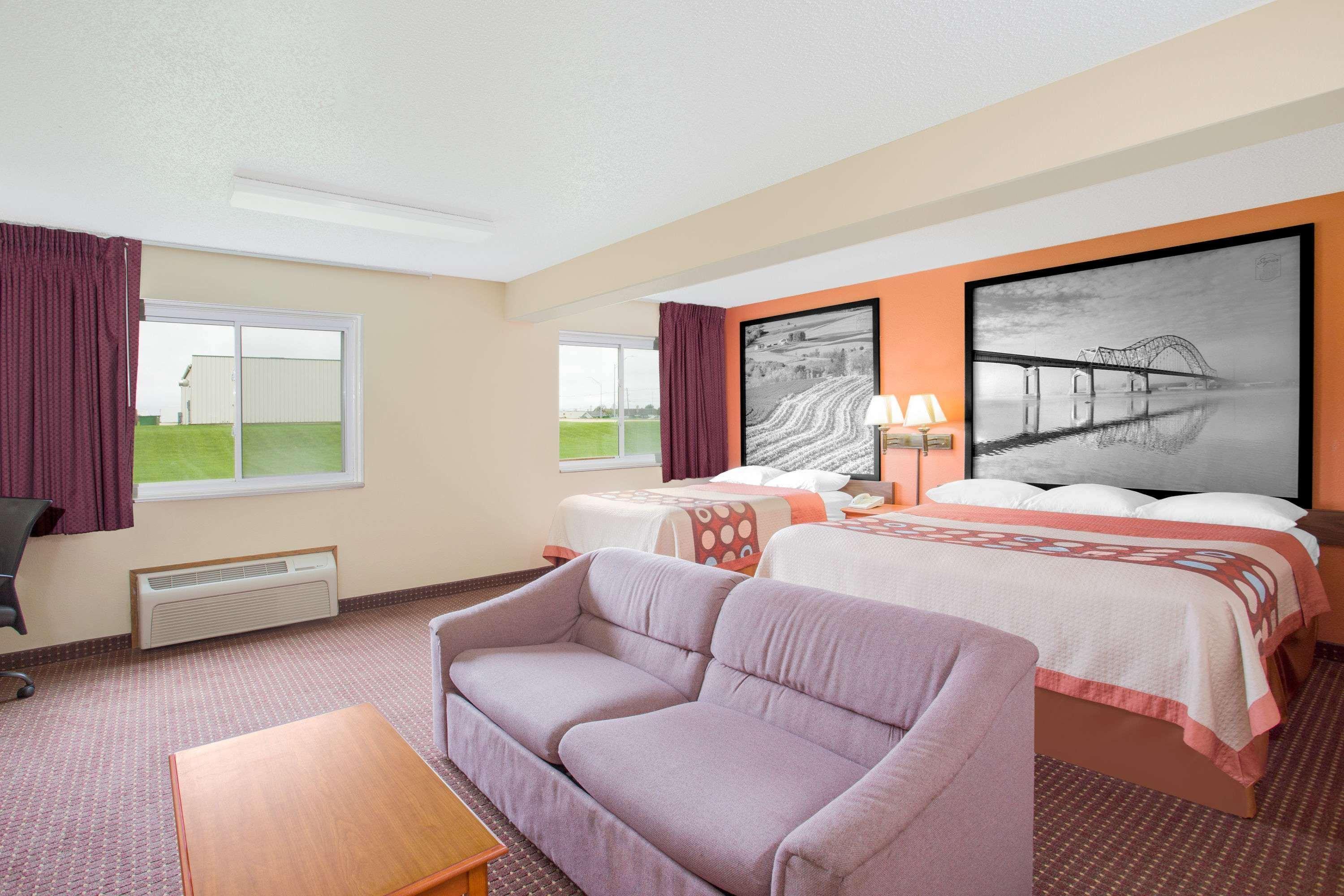 Super 8 By Wyndham Waverly Buitenkant foto