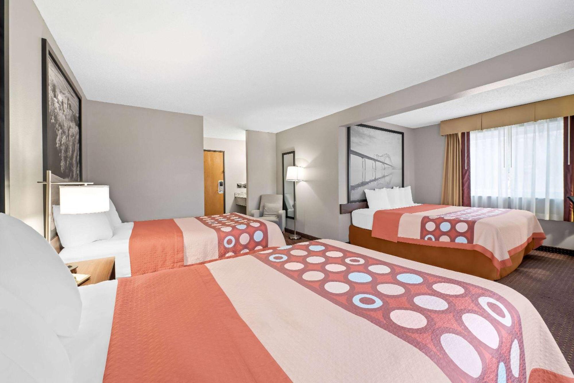 Super 8 By Wyndham Waverly Buitenkant foto