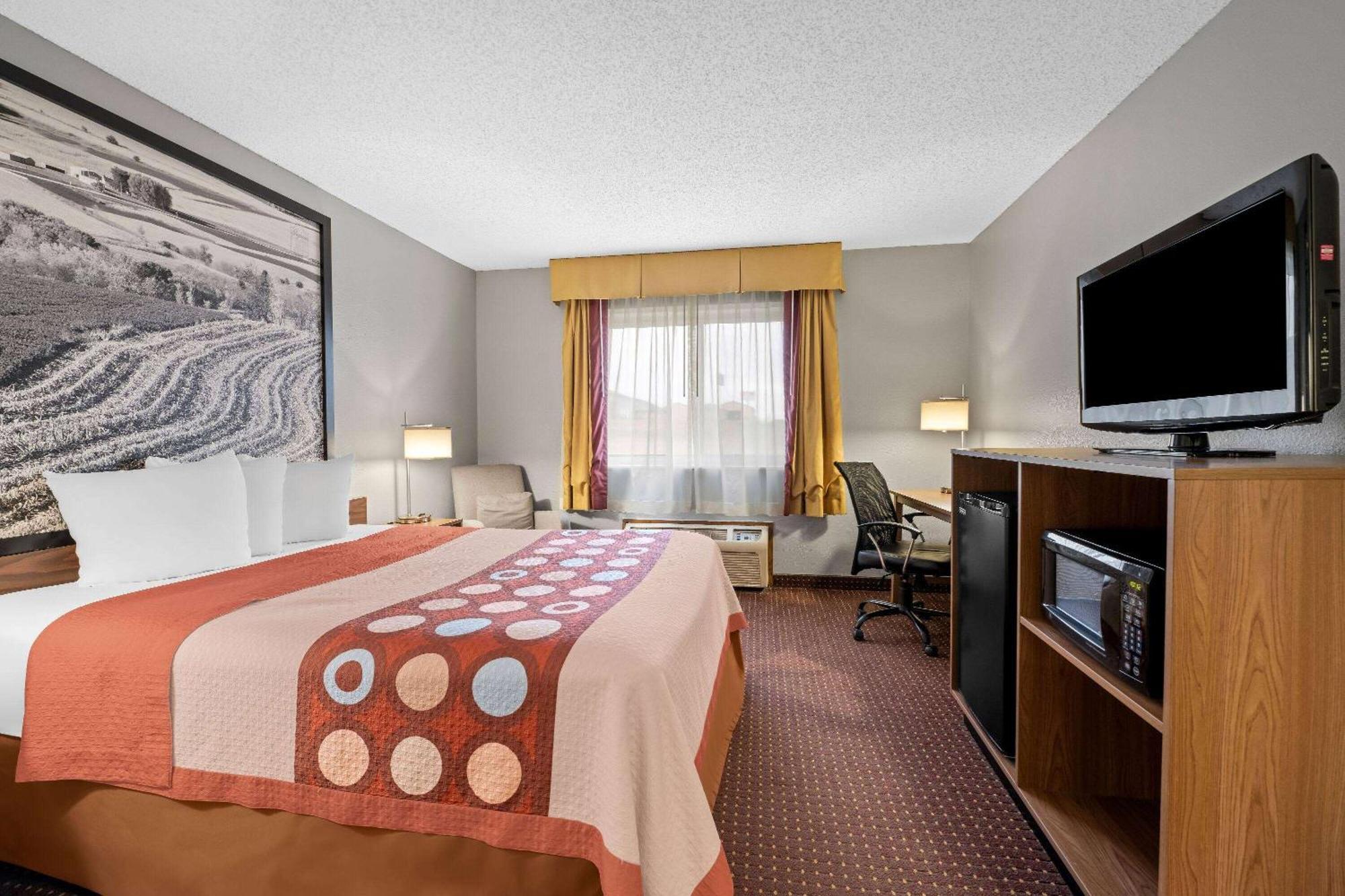Super 8 By Wyndham Waverly Buitenkant foto